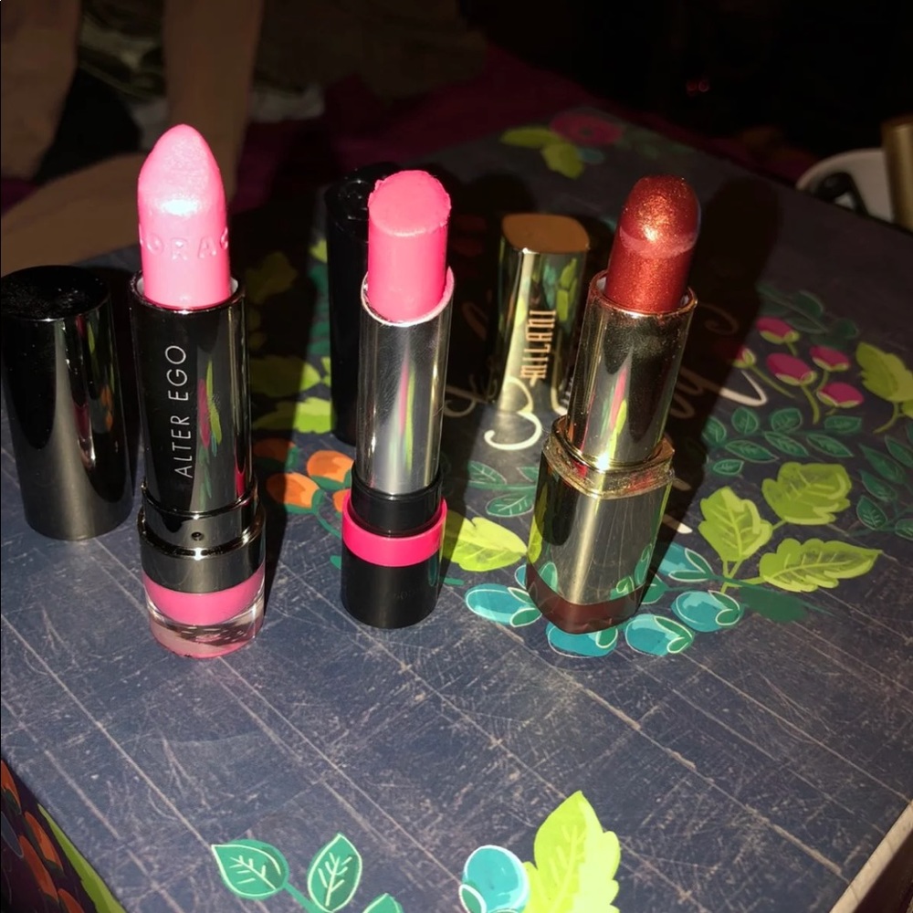 LIPSTICK BUNDLE ! - Picture 2 of 2